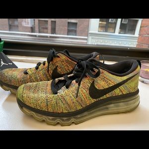Nike Wmns FlyKnit Max - Multi color 7.5